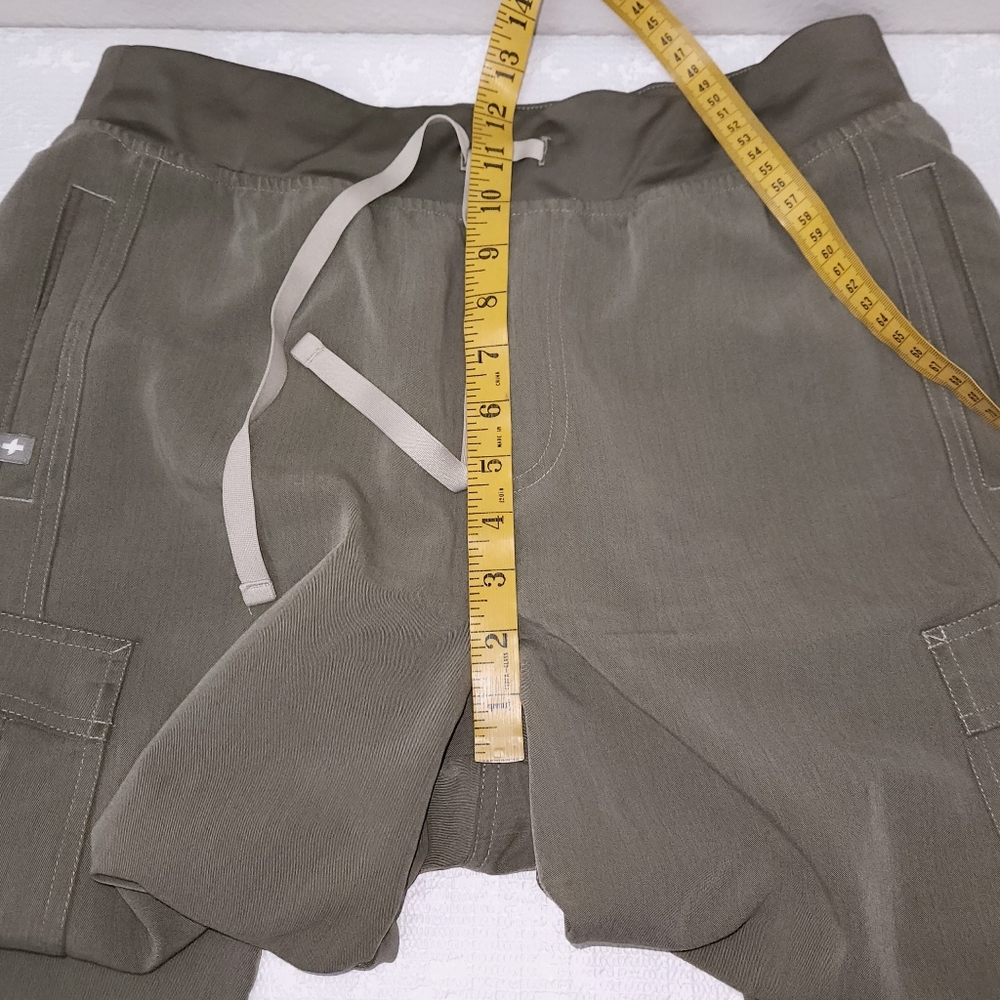 FIGS Ukwala High-Waisted Cargo Scrub Pants LP LARGE Petite - Picture 4 of 4